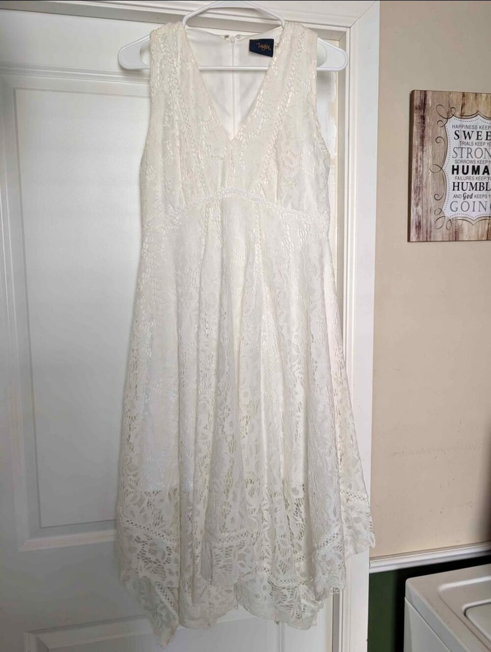 Just... Taylor Lace Sleeveless Midi Dress